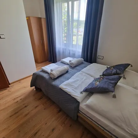 Justynka Konukevi 3*